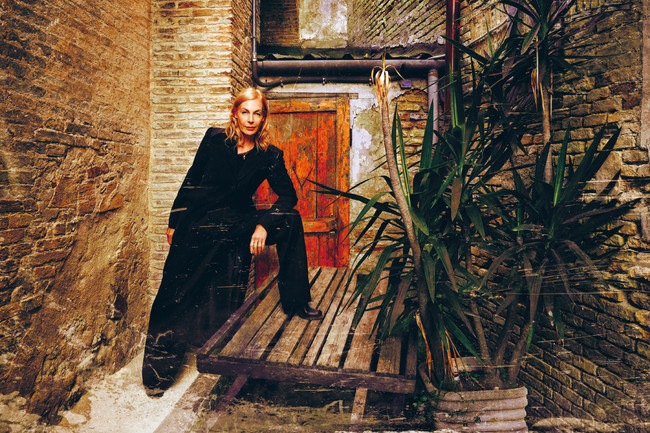 Ute Lemper © Guido Harari