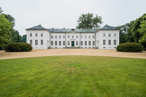 Schloss Neuhardenberg von vorn